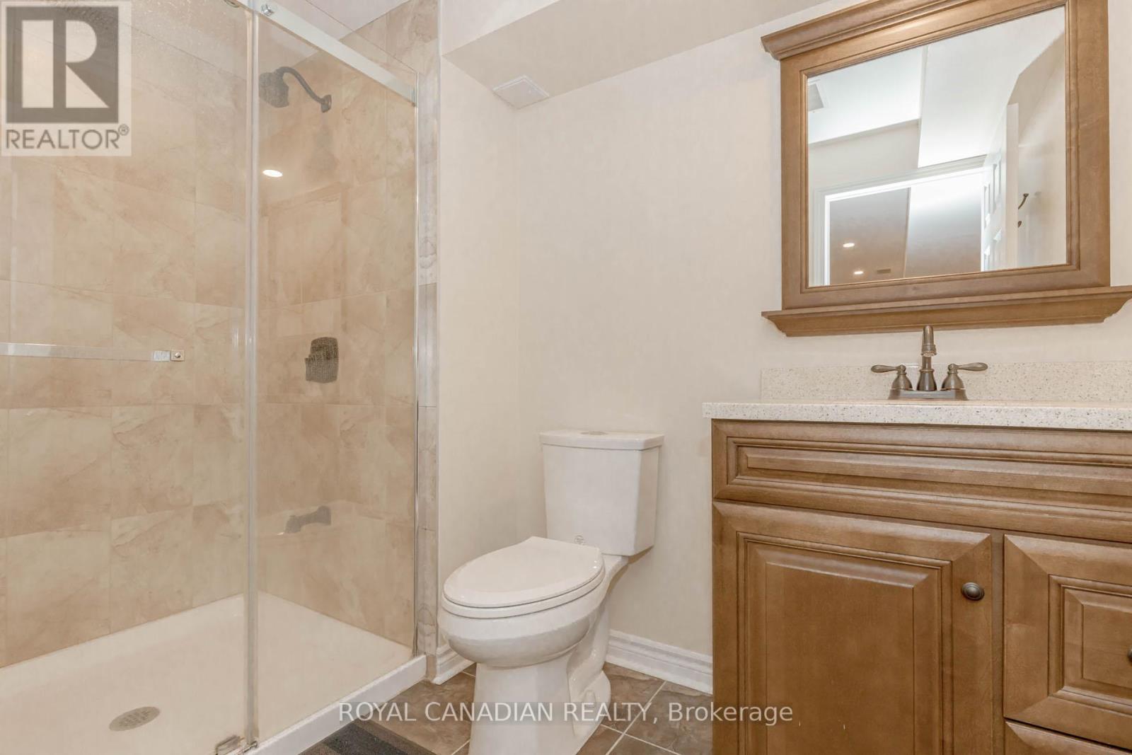 Photo 45 of 3940 Hazelridge Drive, Mississauga ON