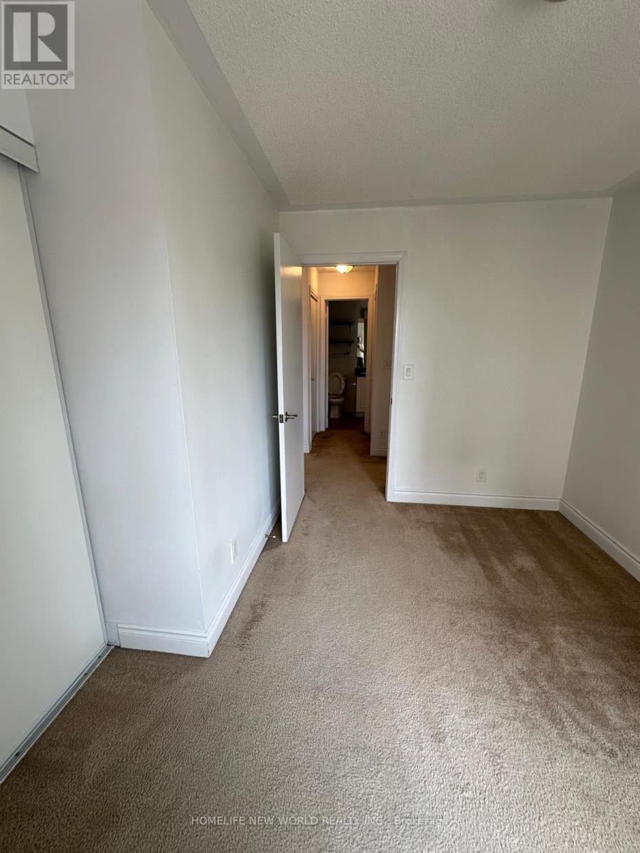 Photo 25 of 217 25 Richgrove Drive, Toronto ON