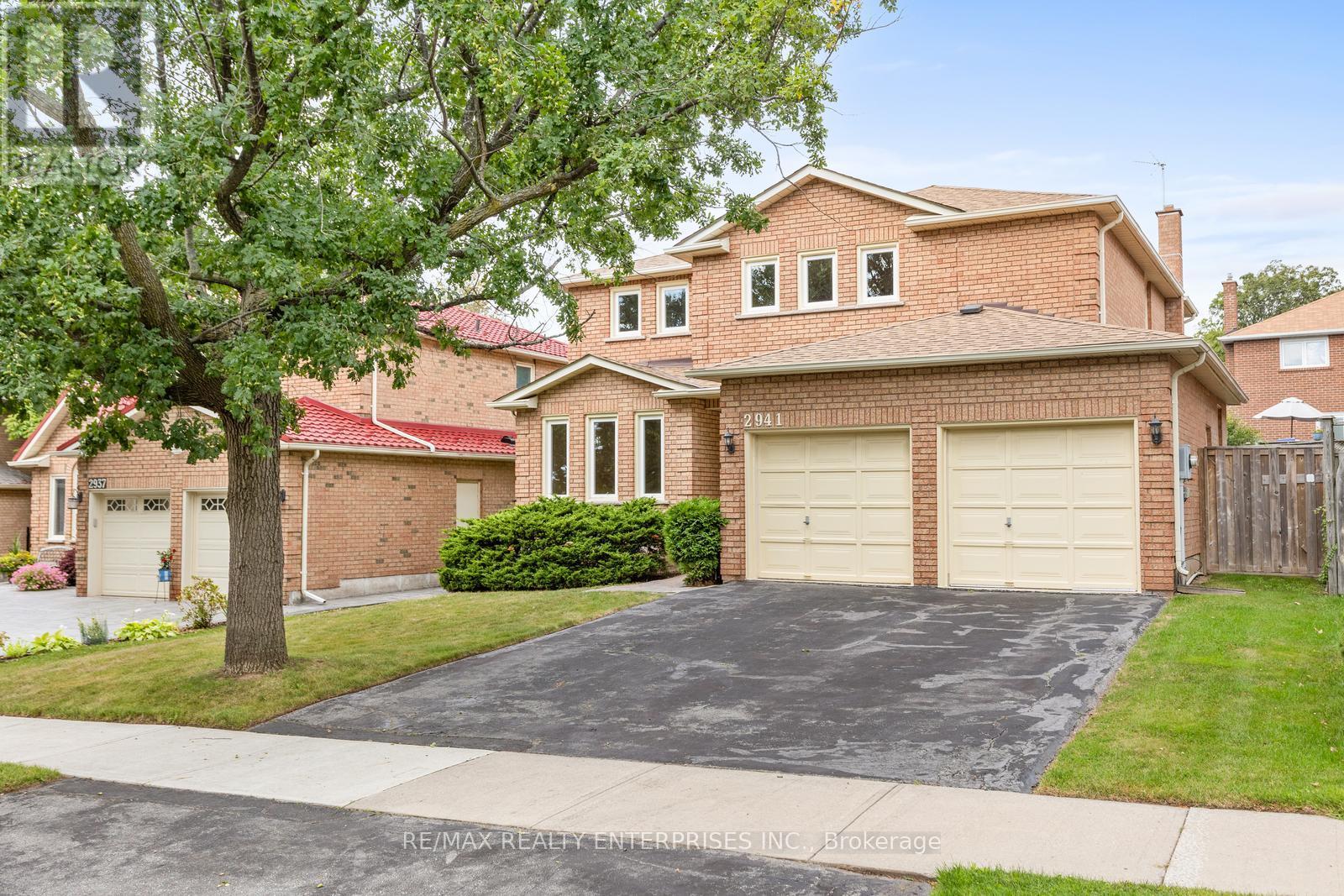 Photo 2 of 2941 Caradoc Lane, Oakville ON