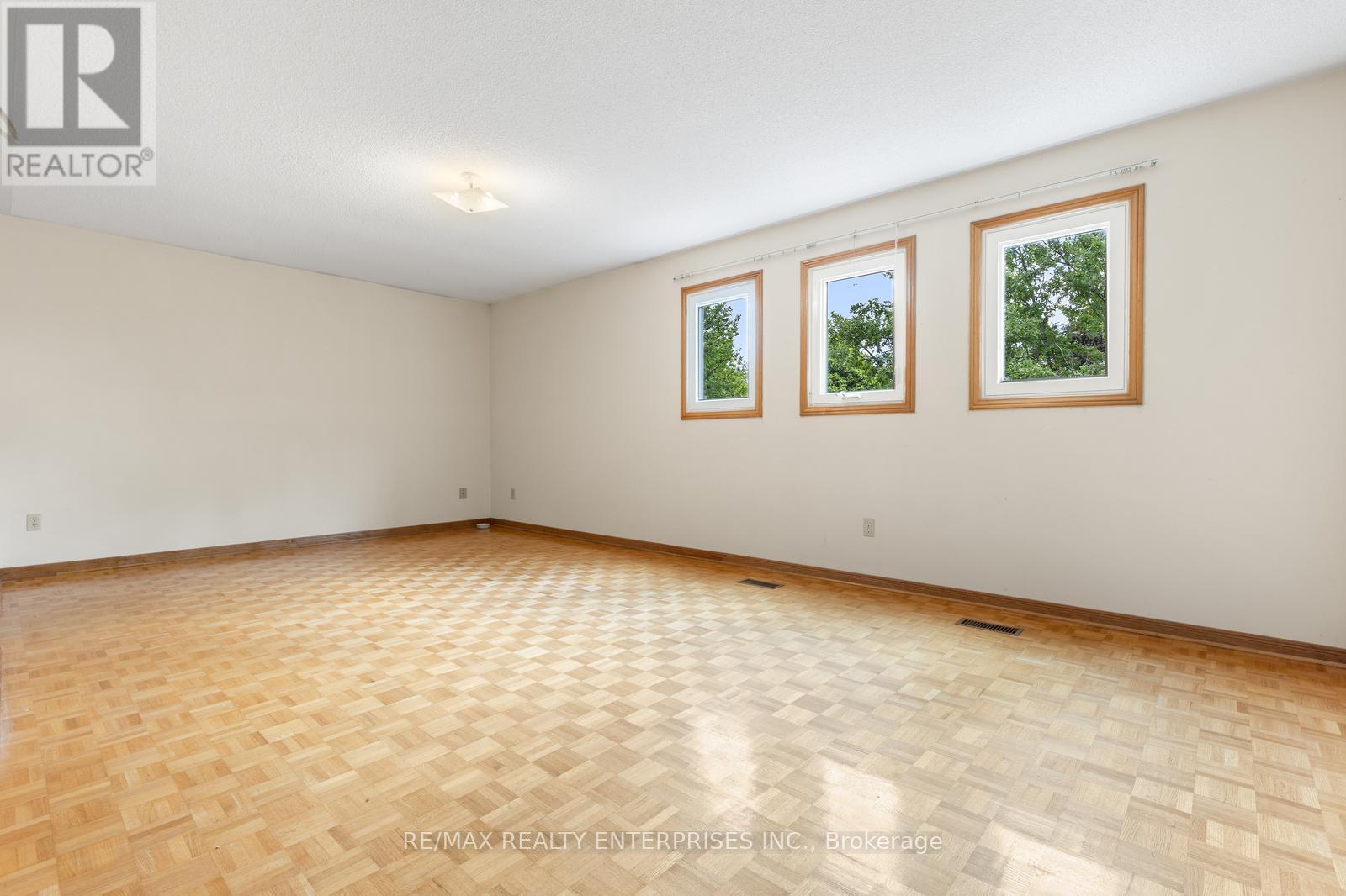 Photo 20 of 2941 Caradoc Lane, Oakville ON