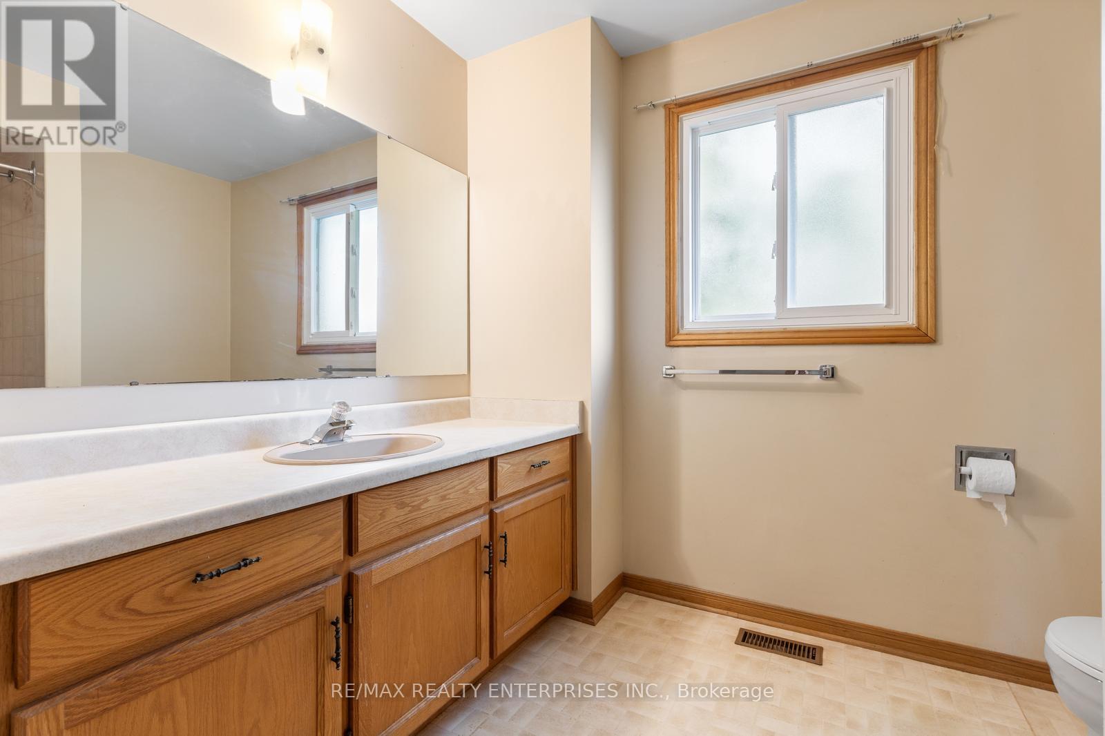 Photo 27 of 2941 Caradoc Lane, Oakville ON