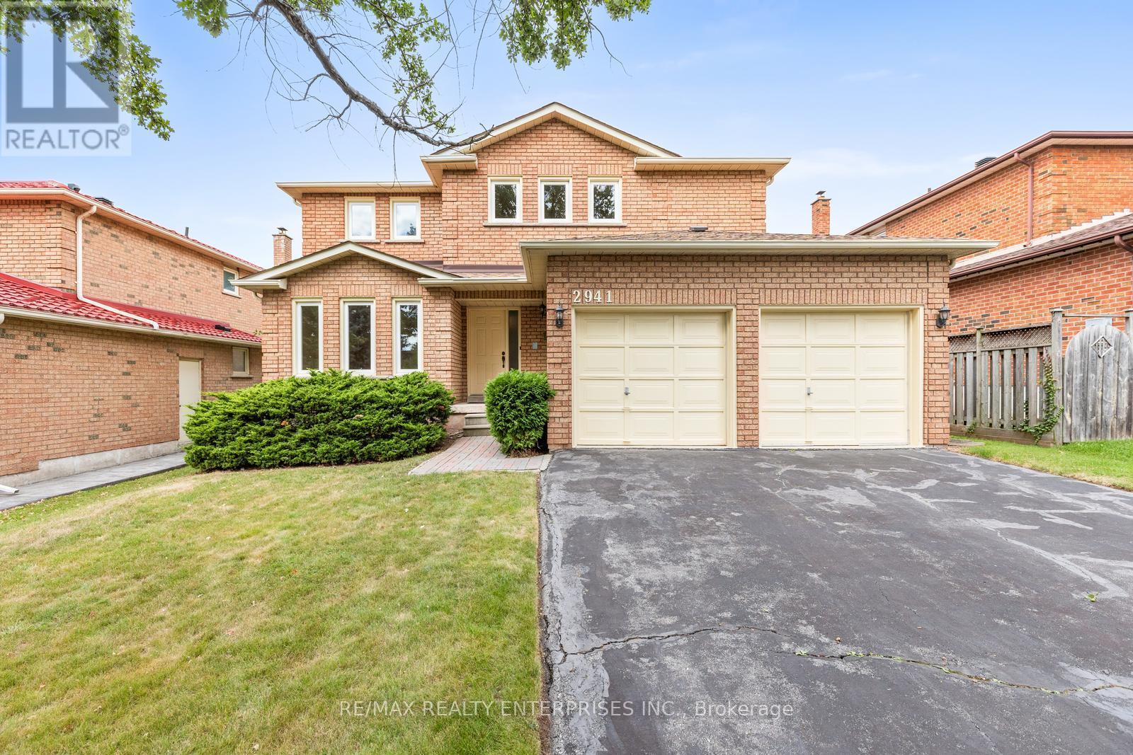 Photo 3 of 2941 Caradoc Lane, Oakville ON