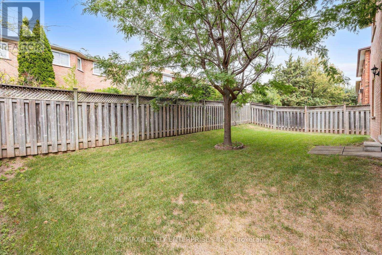Photo 30 of 2941 Caradoc Lane, Oakville ON