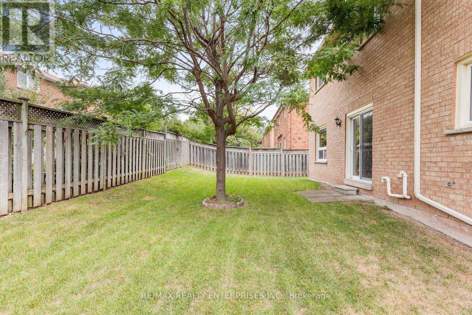Photo 31 of 2941 Caradoc Lane, Oakville ON
