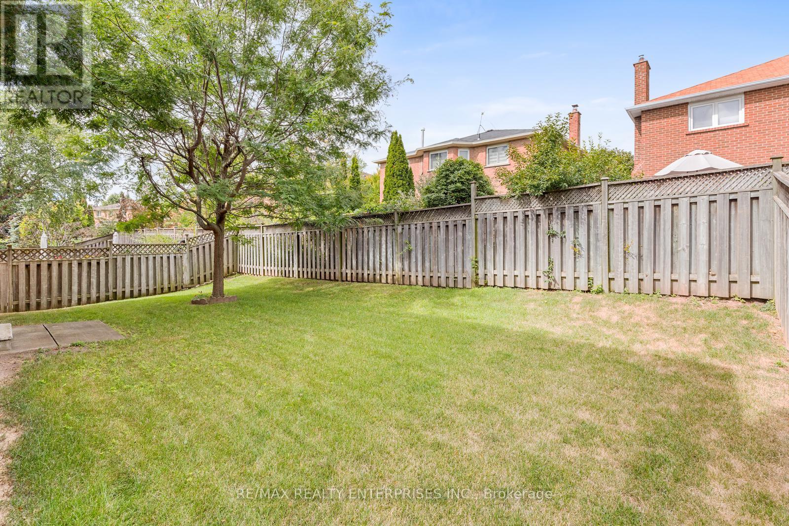 Photo 32 of 2941 Caradoc Lane, Oakville ON