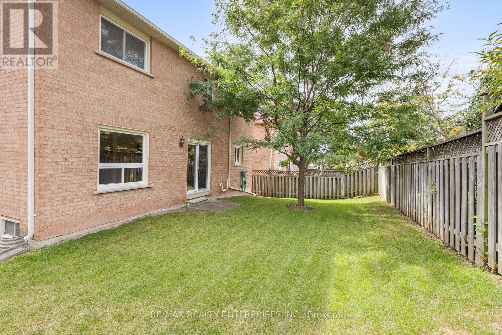 Photo 33 of 2941 Caradoc Lane, Oakville ON