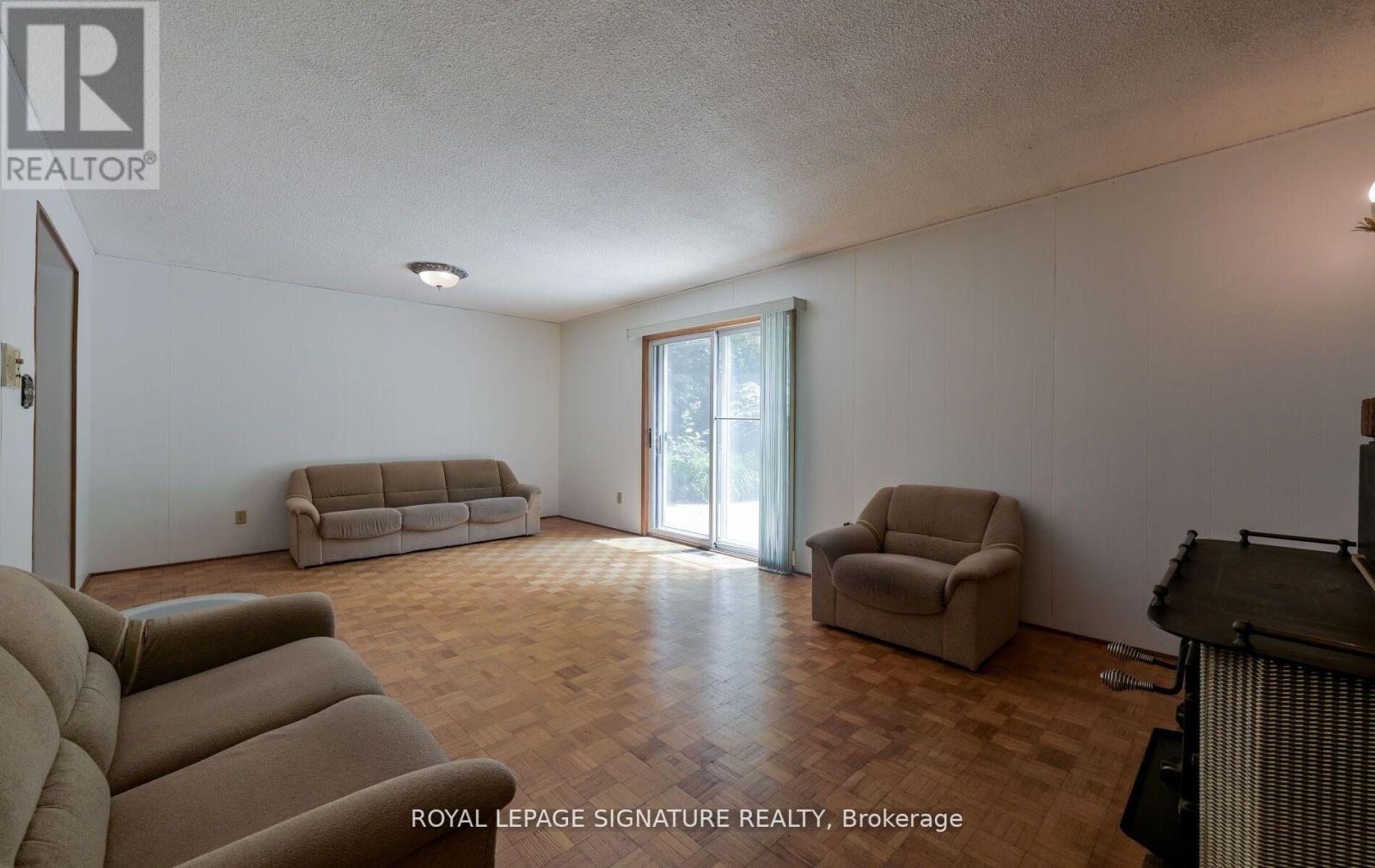 Photo 14 of 172 Glenview Drive, Mississauga ON