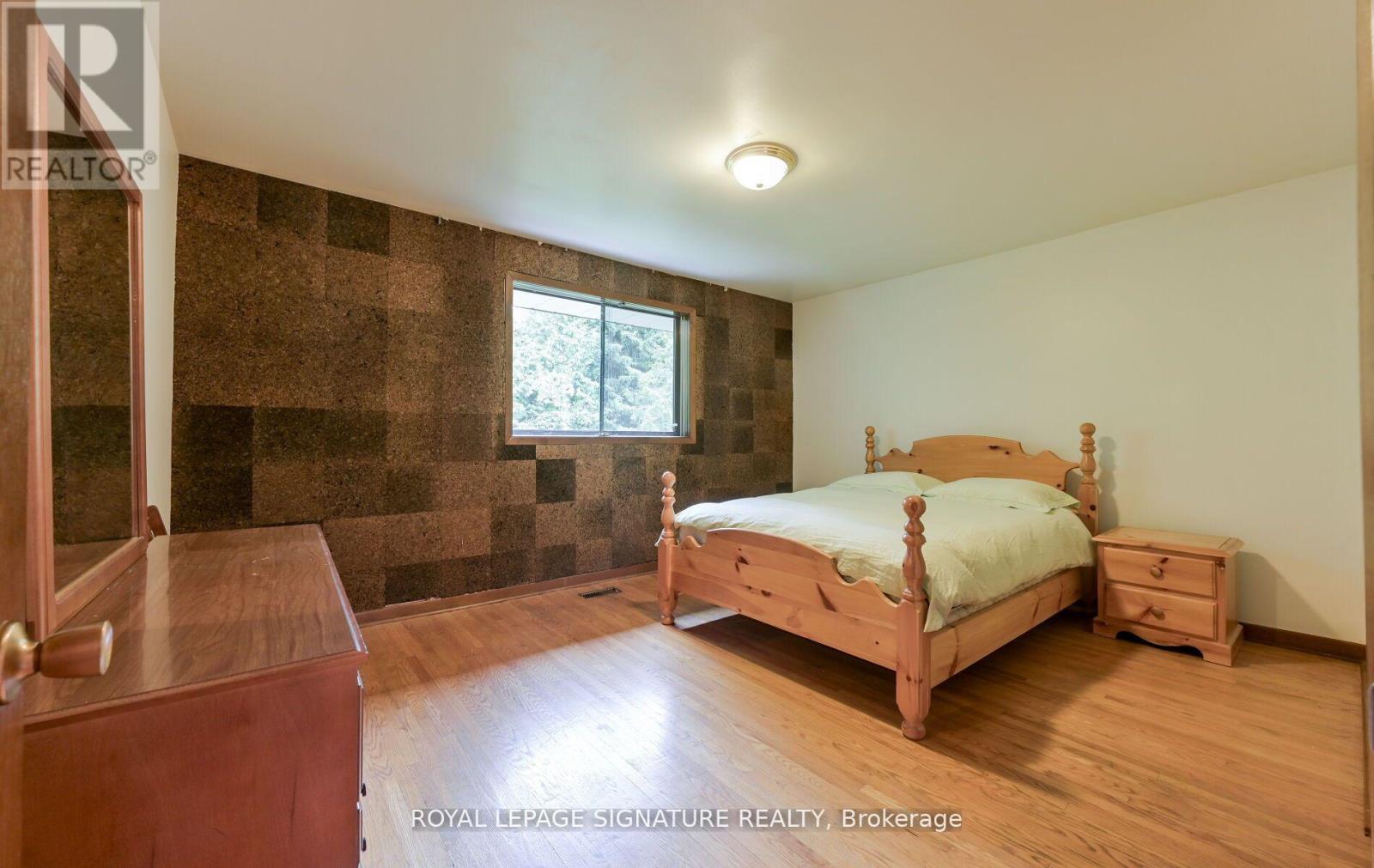 Photo 25 of 172 Glenview Drive, Mississauga ON