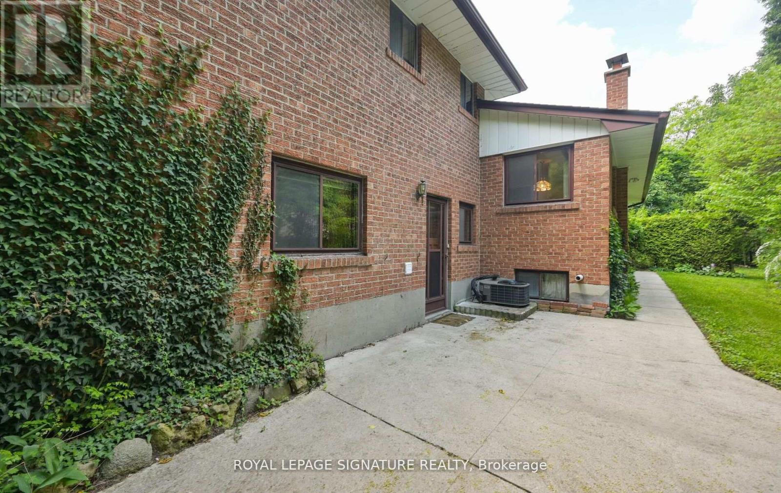 Photo 35 of 172 Glenview Drive, Mississauga ON