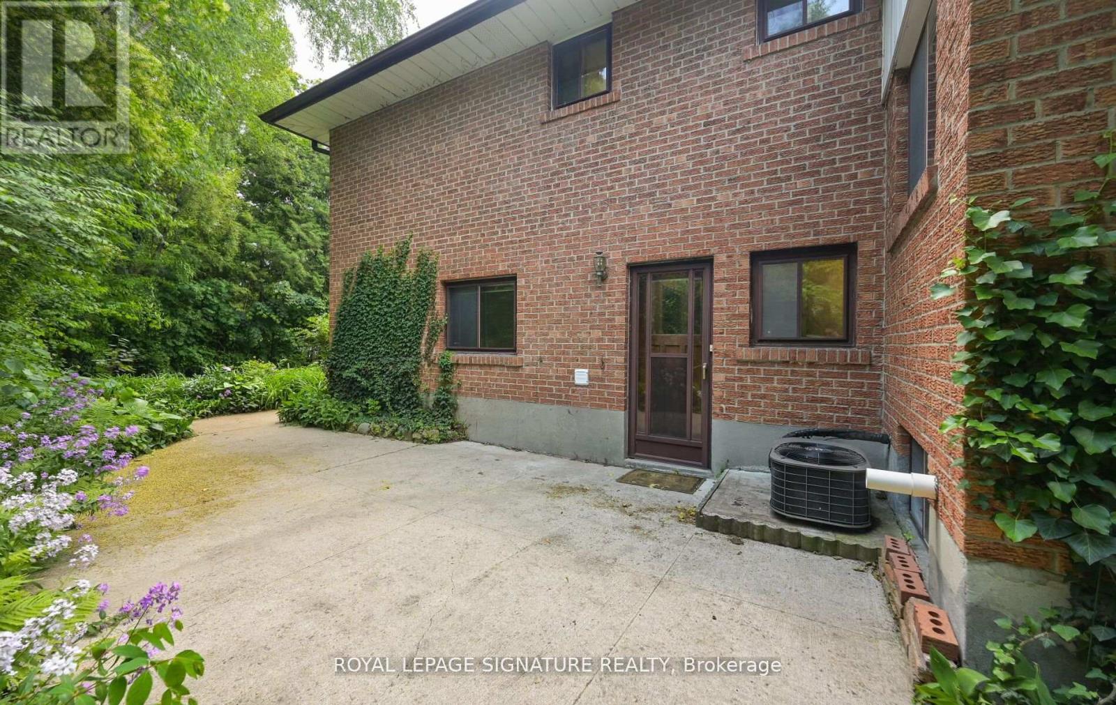 Photo 36 of 172 Glenview Drive, Mississauga ON
