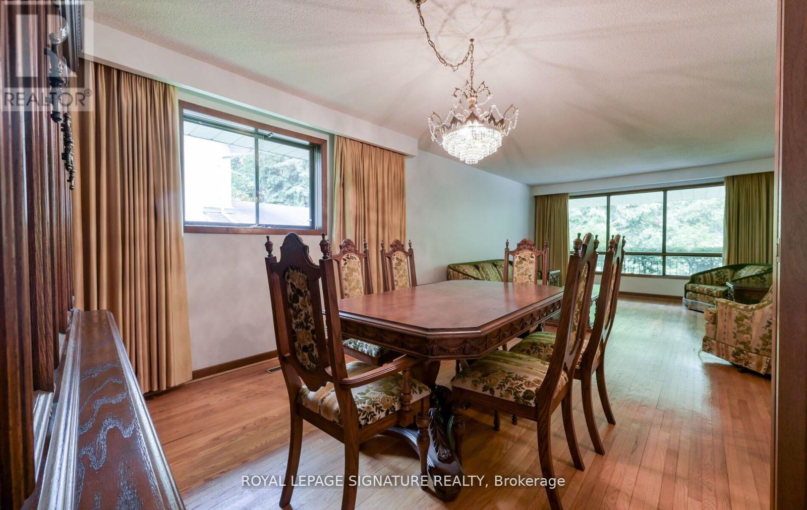 Photo 7 of 172 Glenview Drive, Mississauga ON