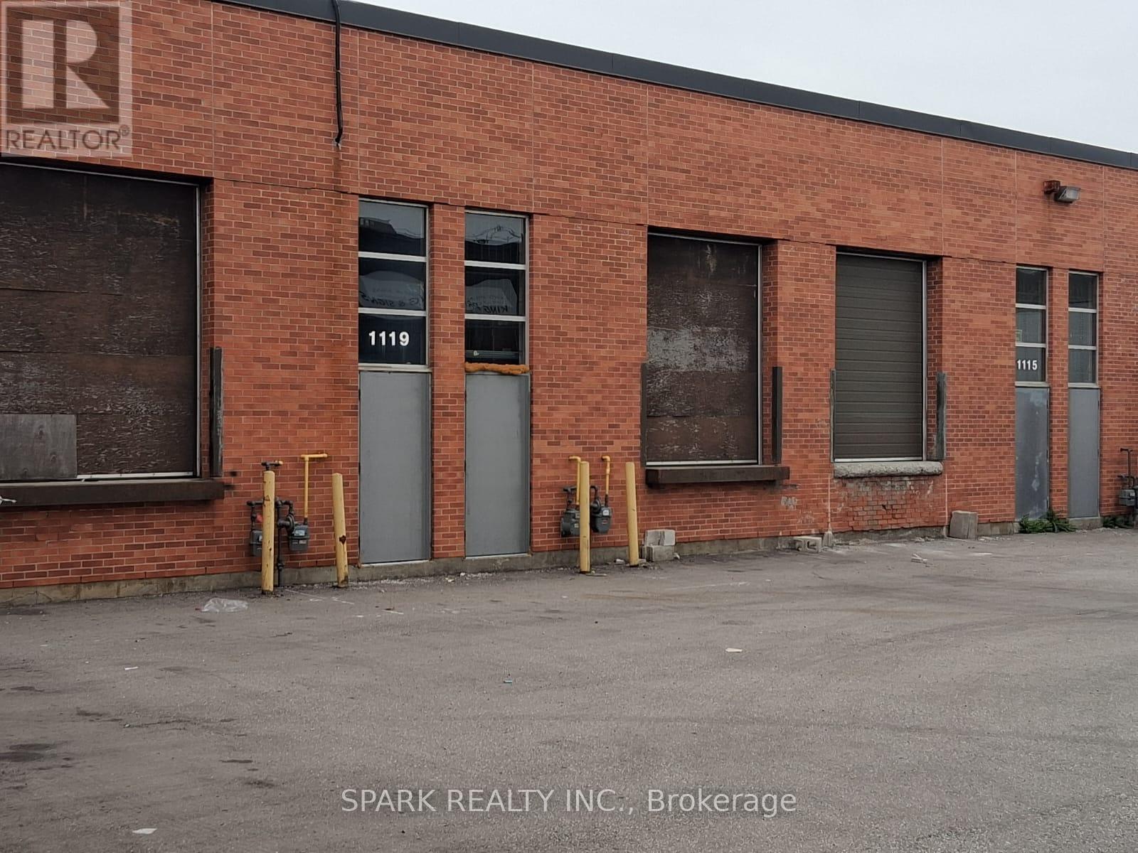 Photo 7 of 1115 Derry Road E, Mississauga ON