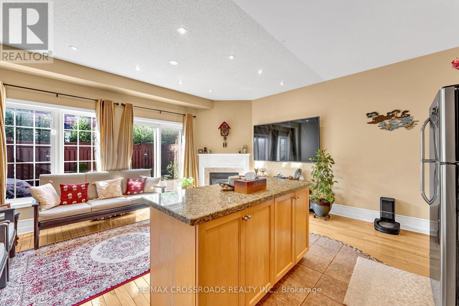 Photo 12 of 6622 Song Bird Crescent, Mississauga ON