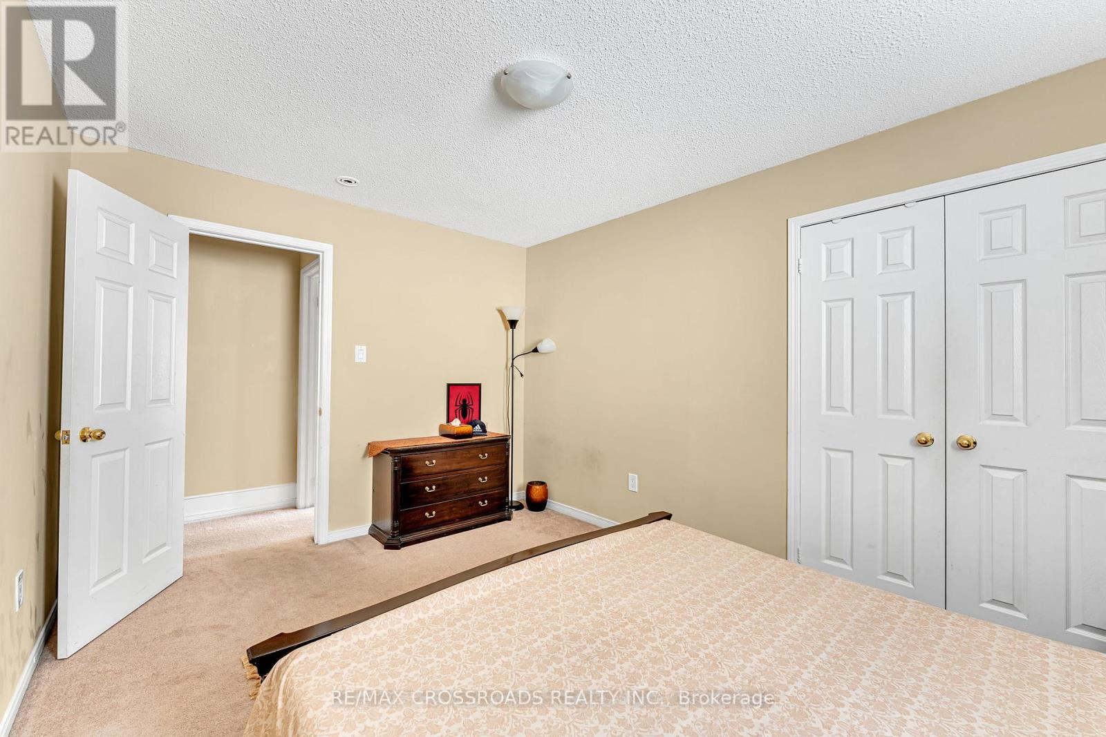Photo 22 of 6622 Song Bird Crescent, Mississauga ON