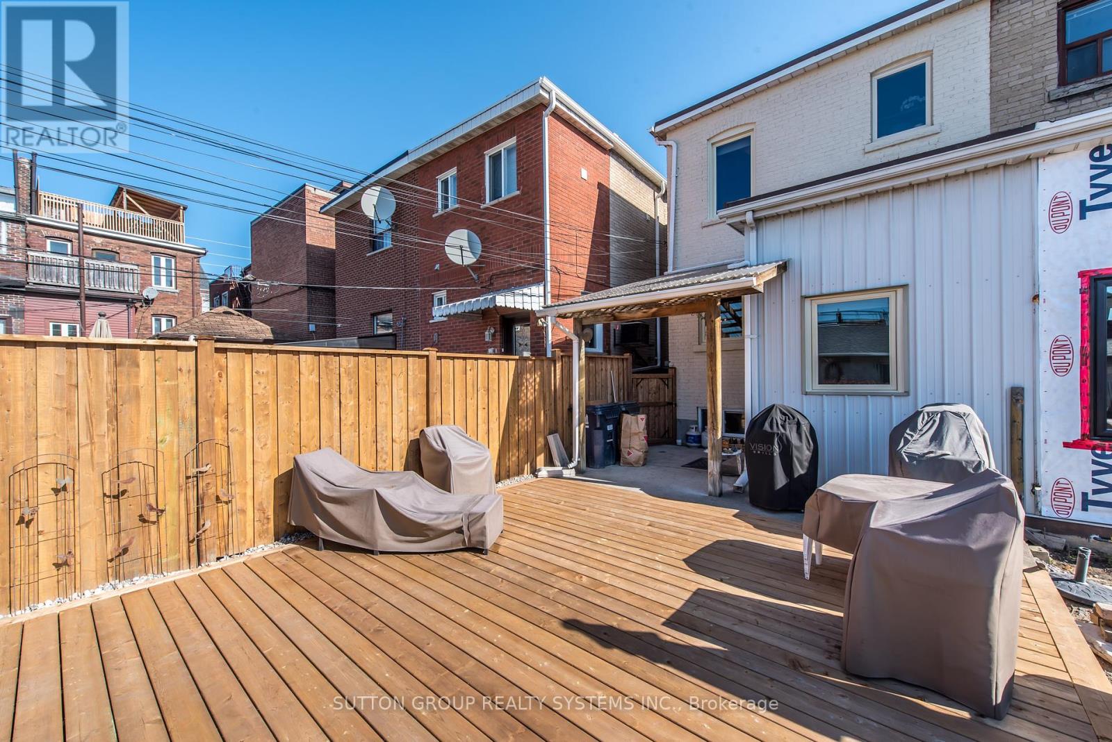 Photo 18 of 574 Perth Avenue, Toronto ON