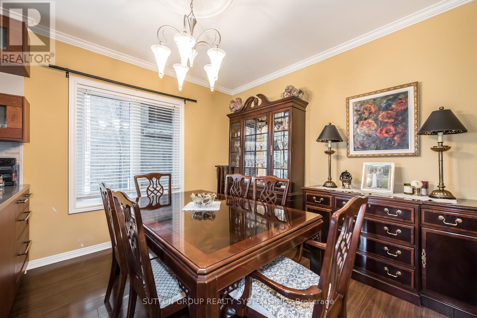 Photo 4 of 574 Perth Avenue, Toronto ON