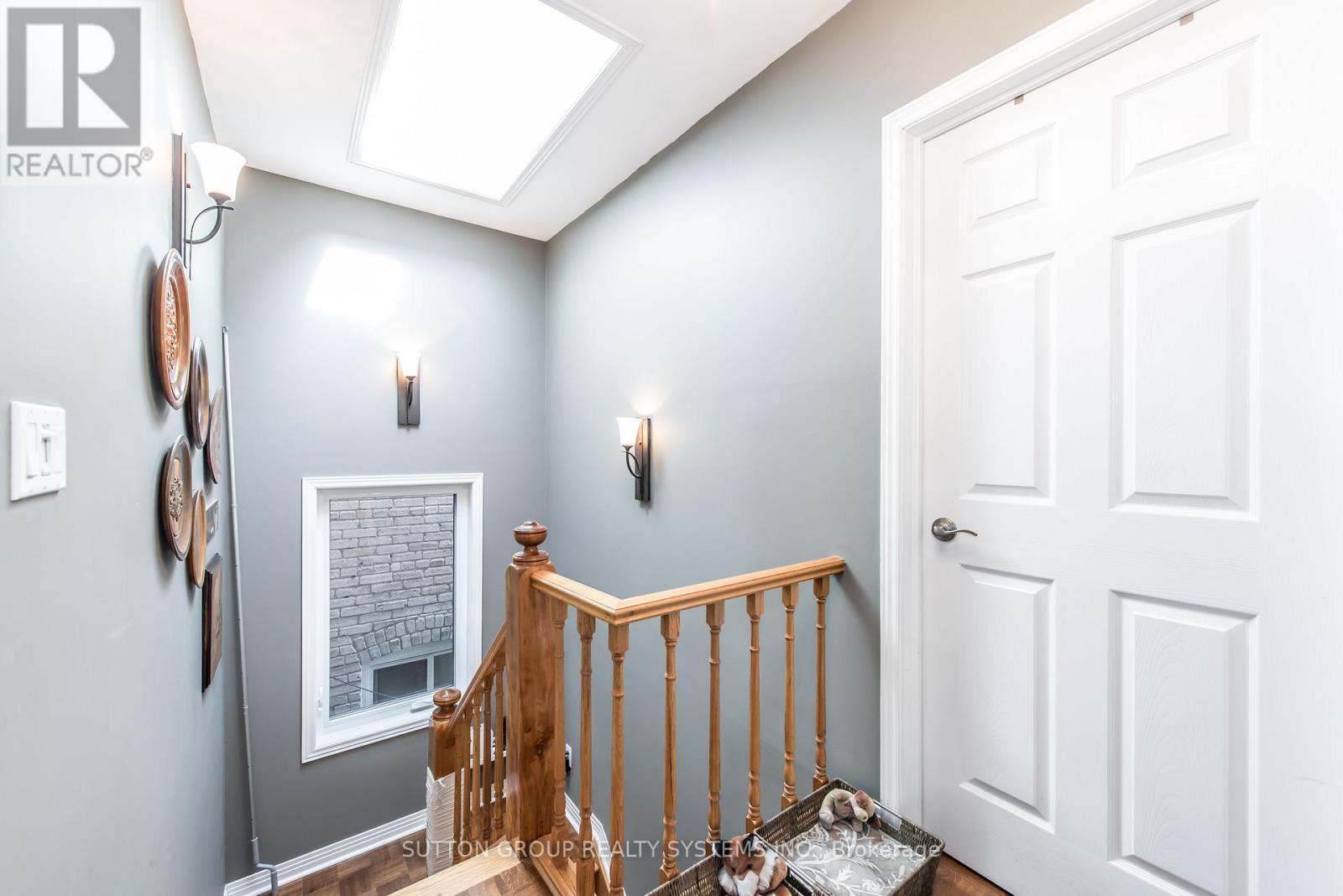 Photo 9 of 574 Perth Avenue, Toronto ON