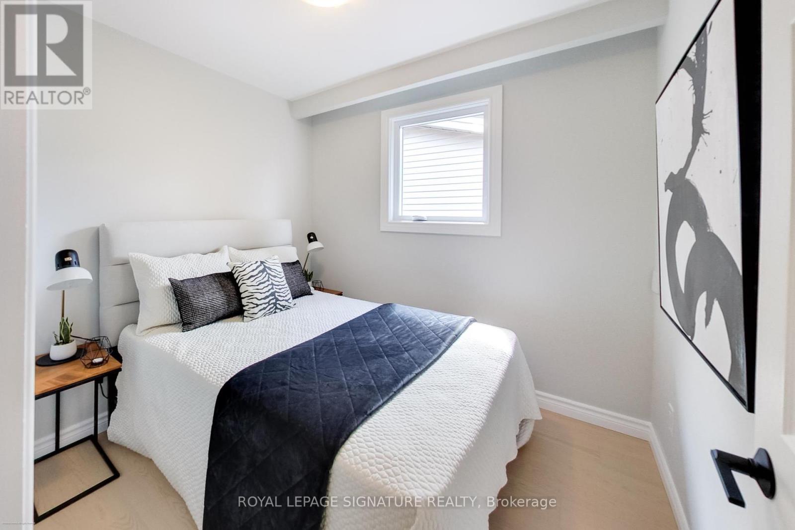 Photo 15 of 398 Annette Street, Toronto ON