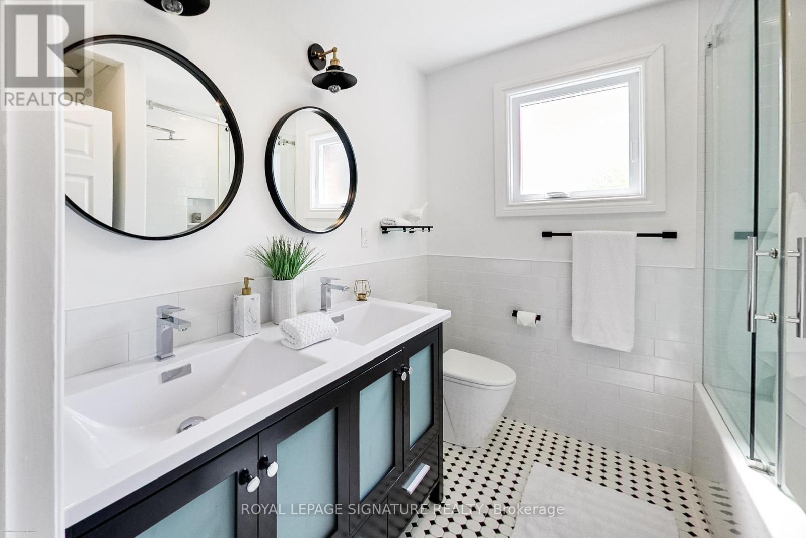 Photo 17 of 398 Annette Street, Toronto ON