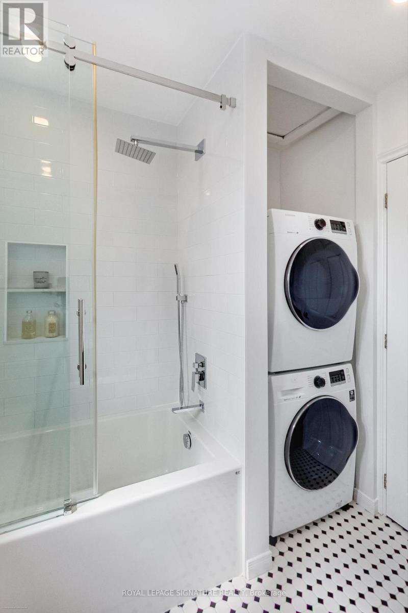 Photo 18 of 398 Annette Street, Toronto ON