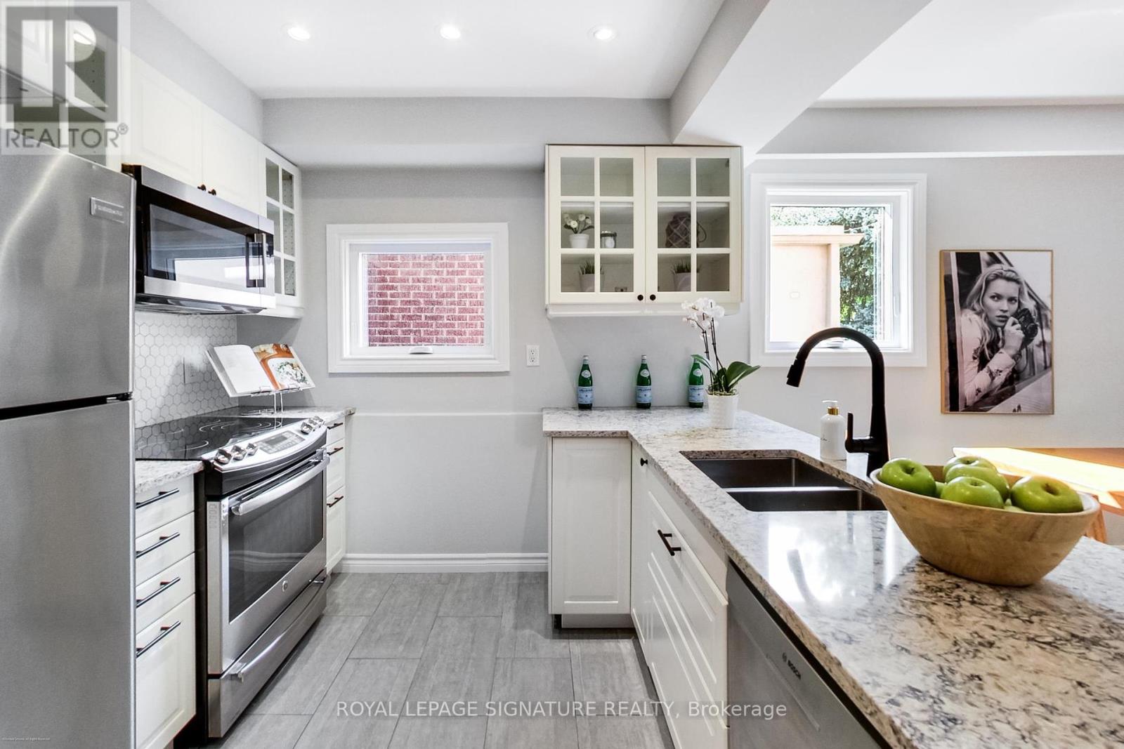 Photo 8 of 398 Annette Street, Toronto ON