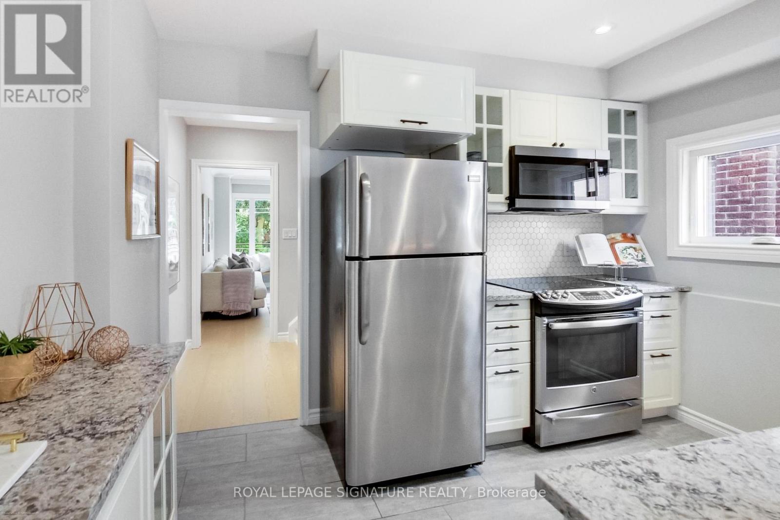 Photo 9 of 398 Annette Street, Toronto ON