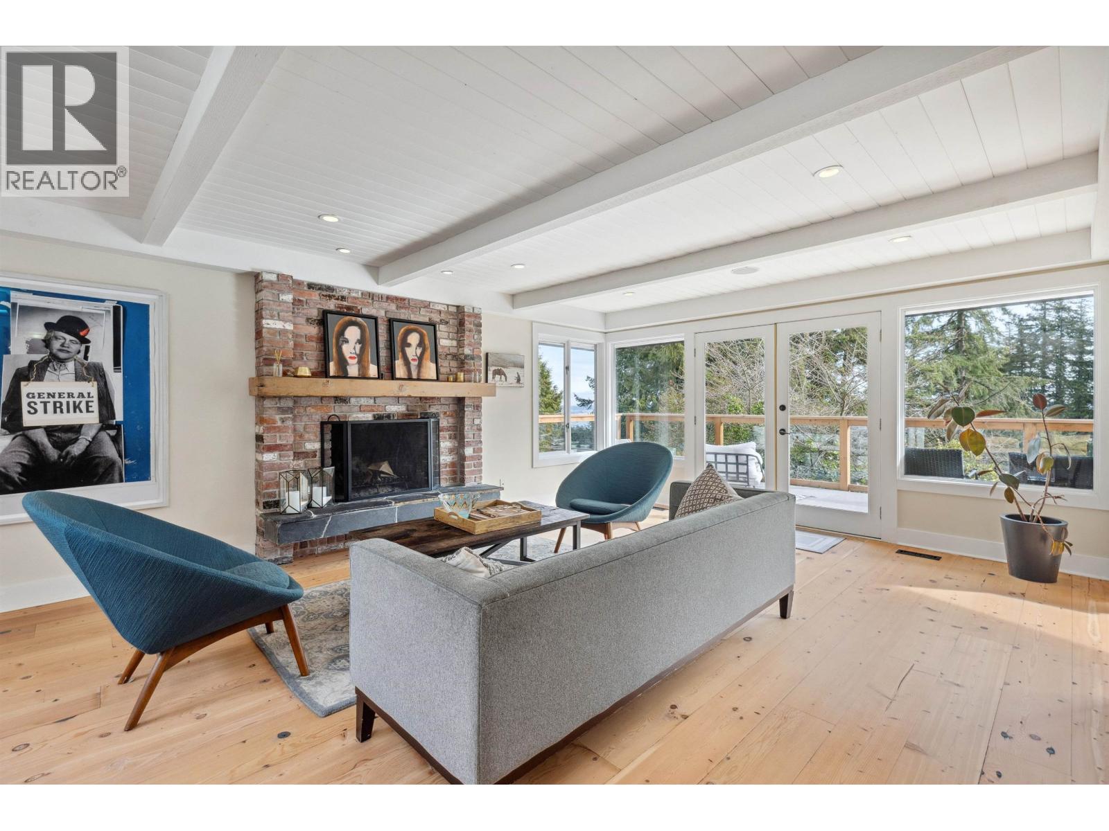 Photo 12 of 3714 Southridge Place, West Vancouver BC