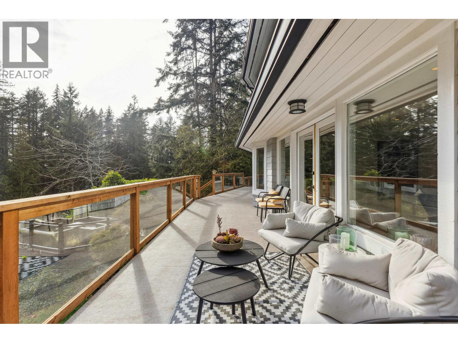 Photo 16 of 3714 Southridge Place, West Vancouver BC