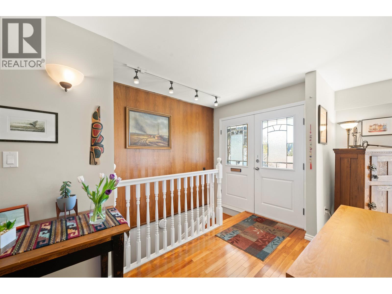 Photo 2 of 83 Mott Crescent, New Westminster BC