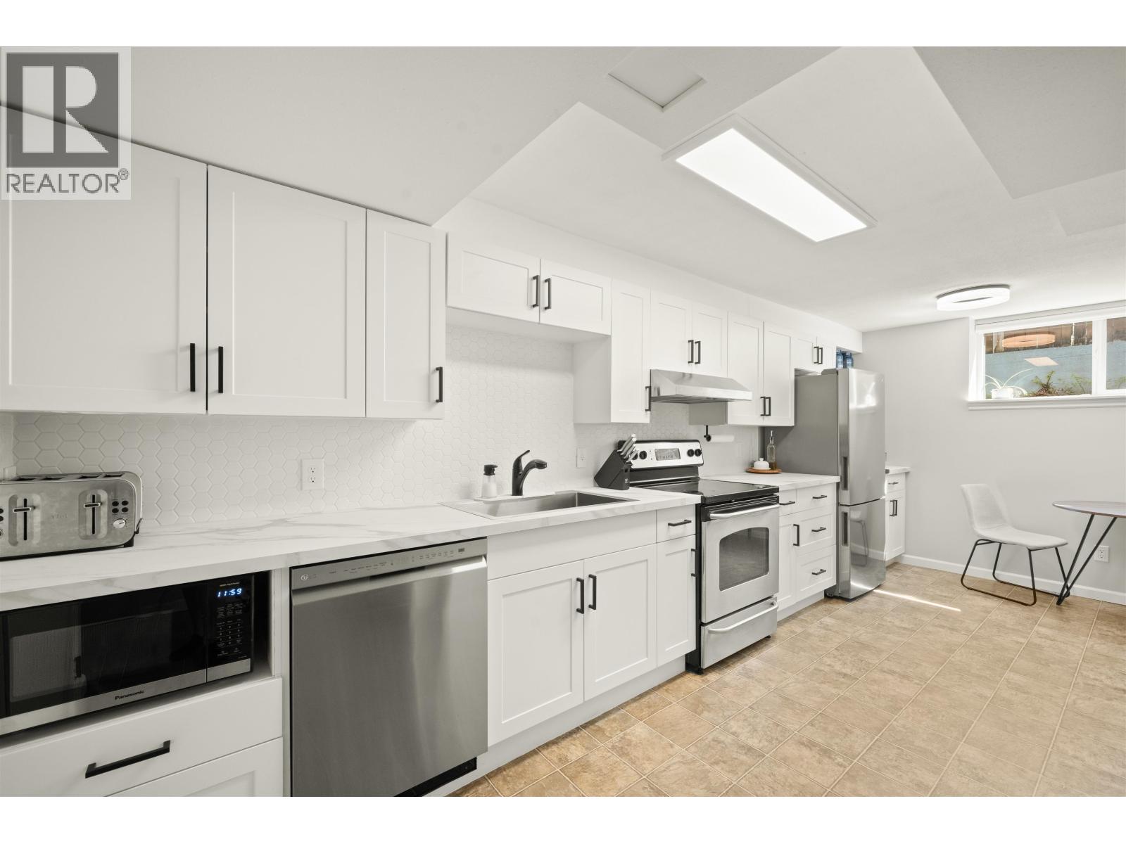 Photo 24 of 83 Mott Crescent, New Westminster BC