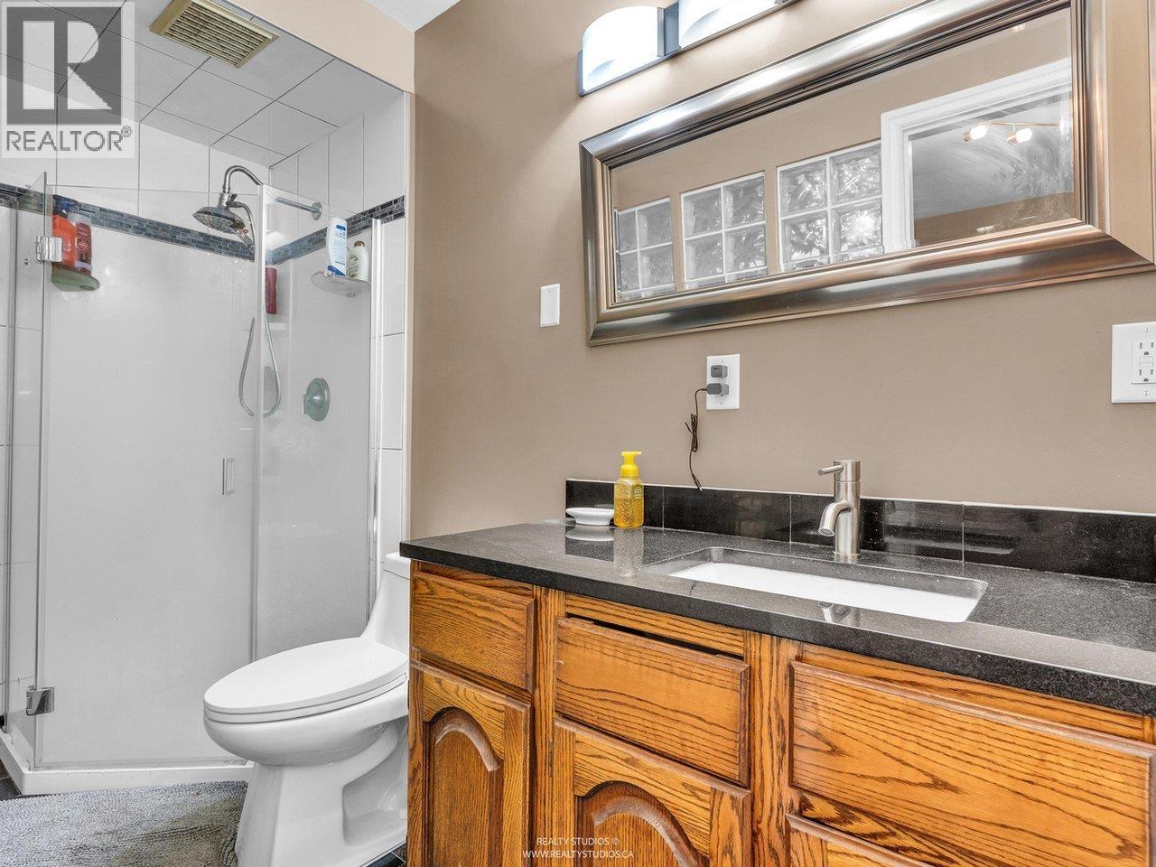 Photo 12 of 1028 Dansey Avenue, Coquitlam BC