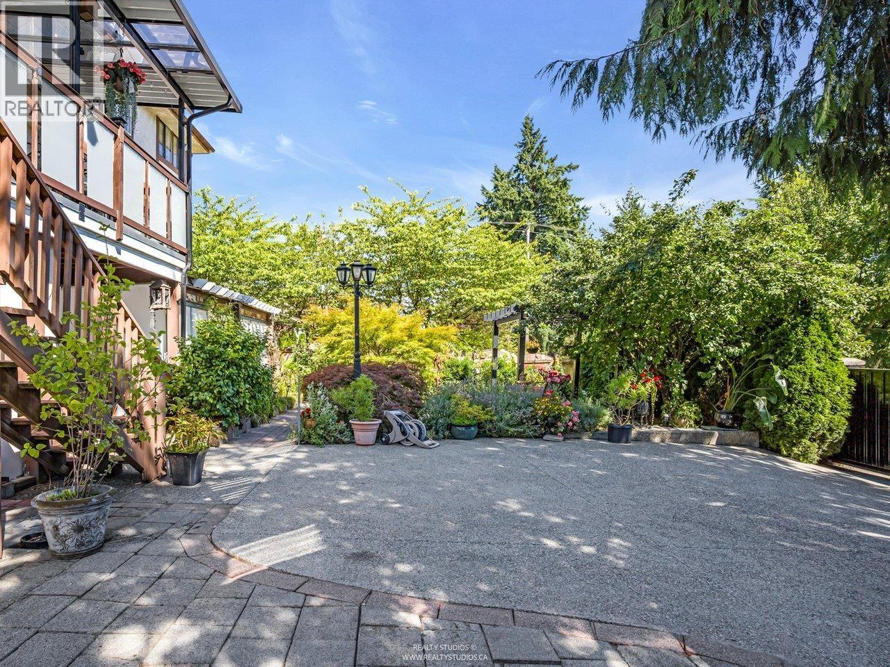Photo 32 of 1028 Dansey Avenue, Coquitlam BC