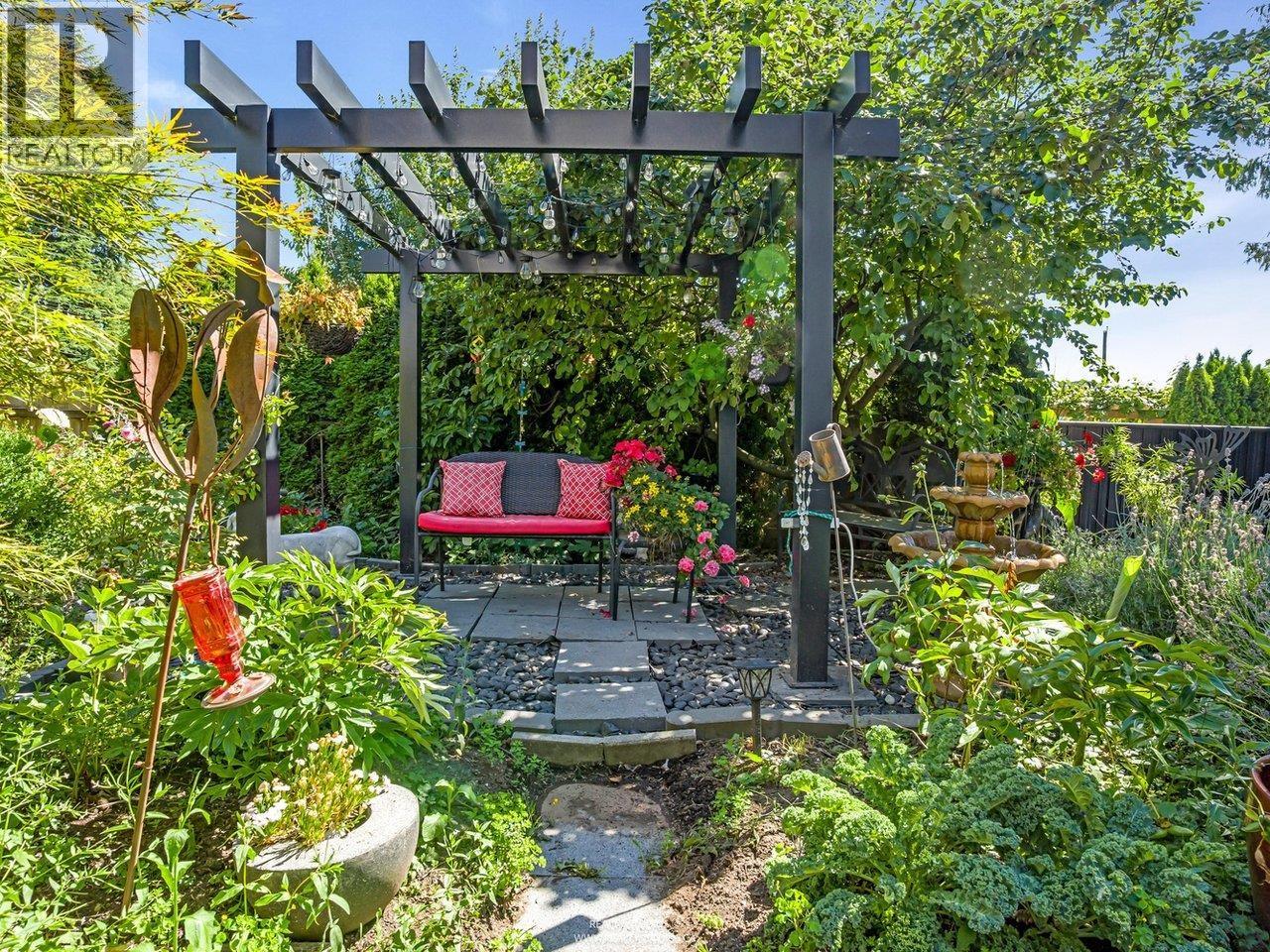 Photo 35 of 1028 Dansey Avenue, Coquitlam BC