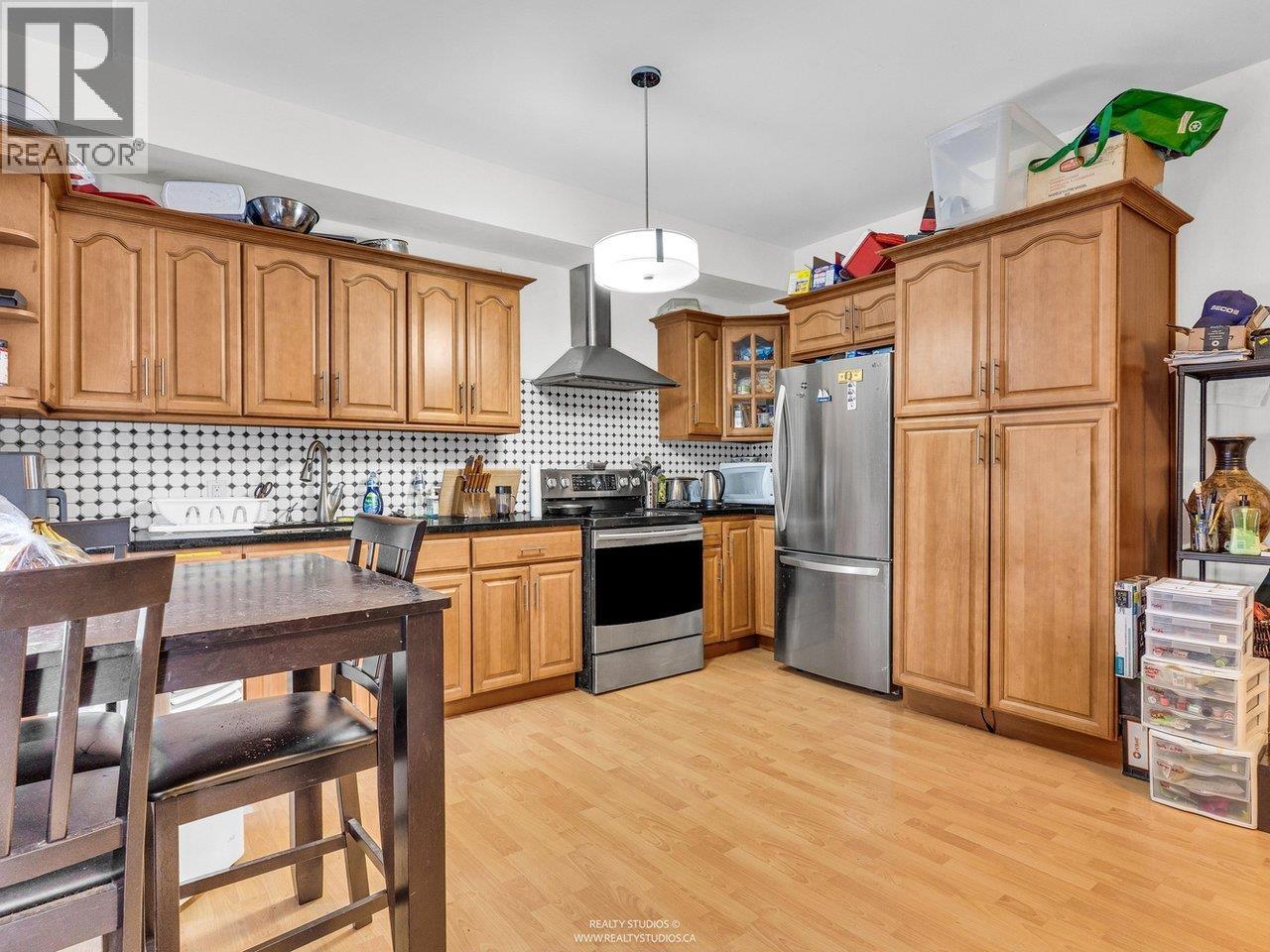 Photo 37 of 1028 Dansey Avenue, Coquitlam BC
