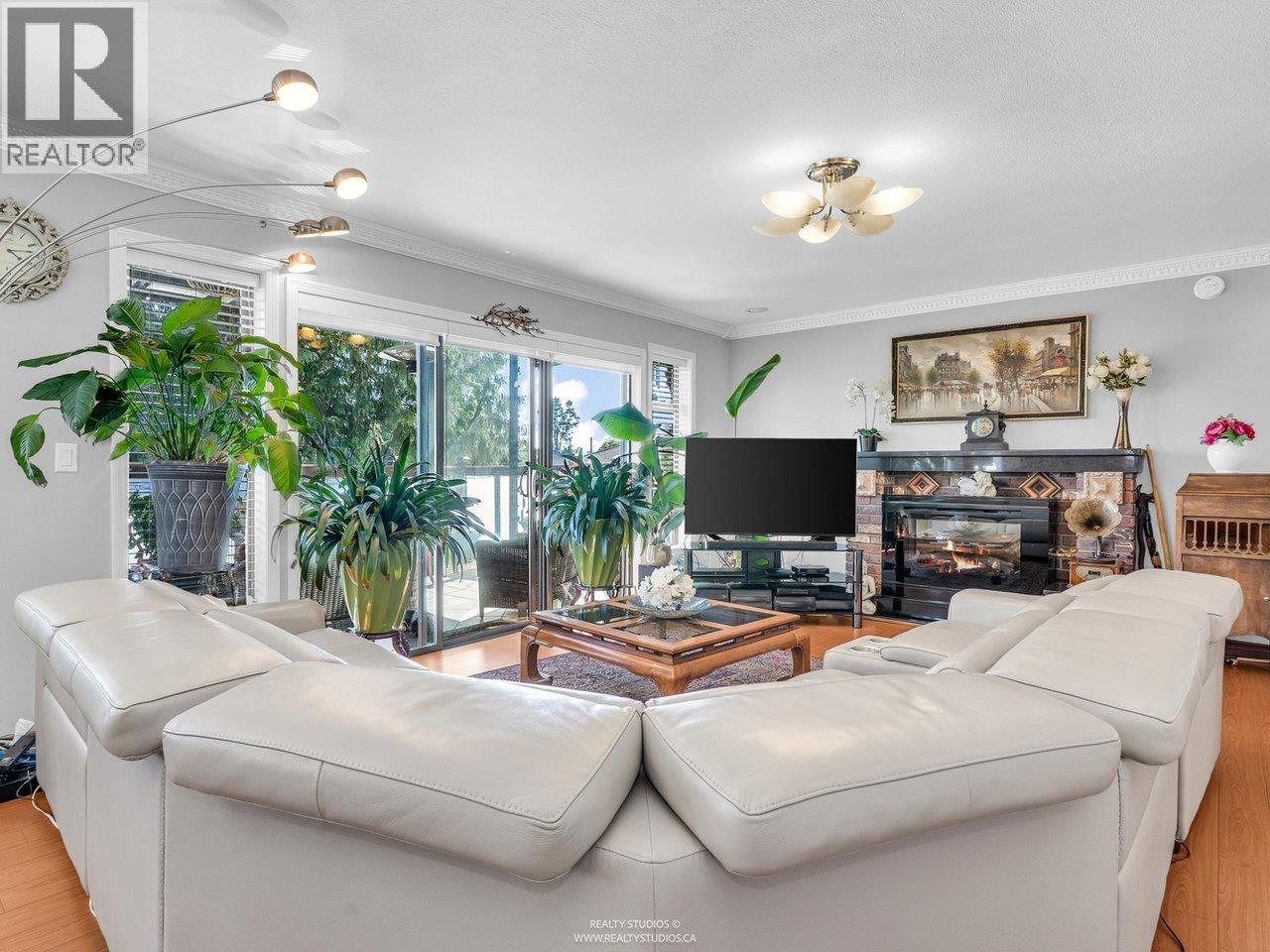 Photo 6 of 1028 Dansey Avenue, Coquitlam BC