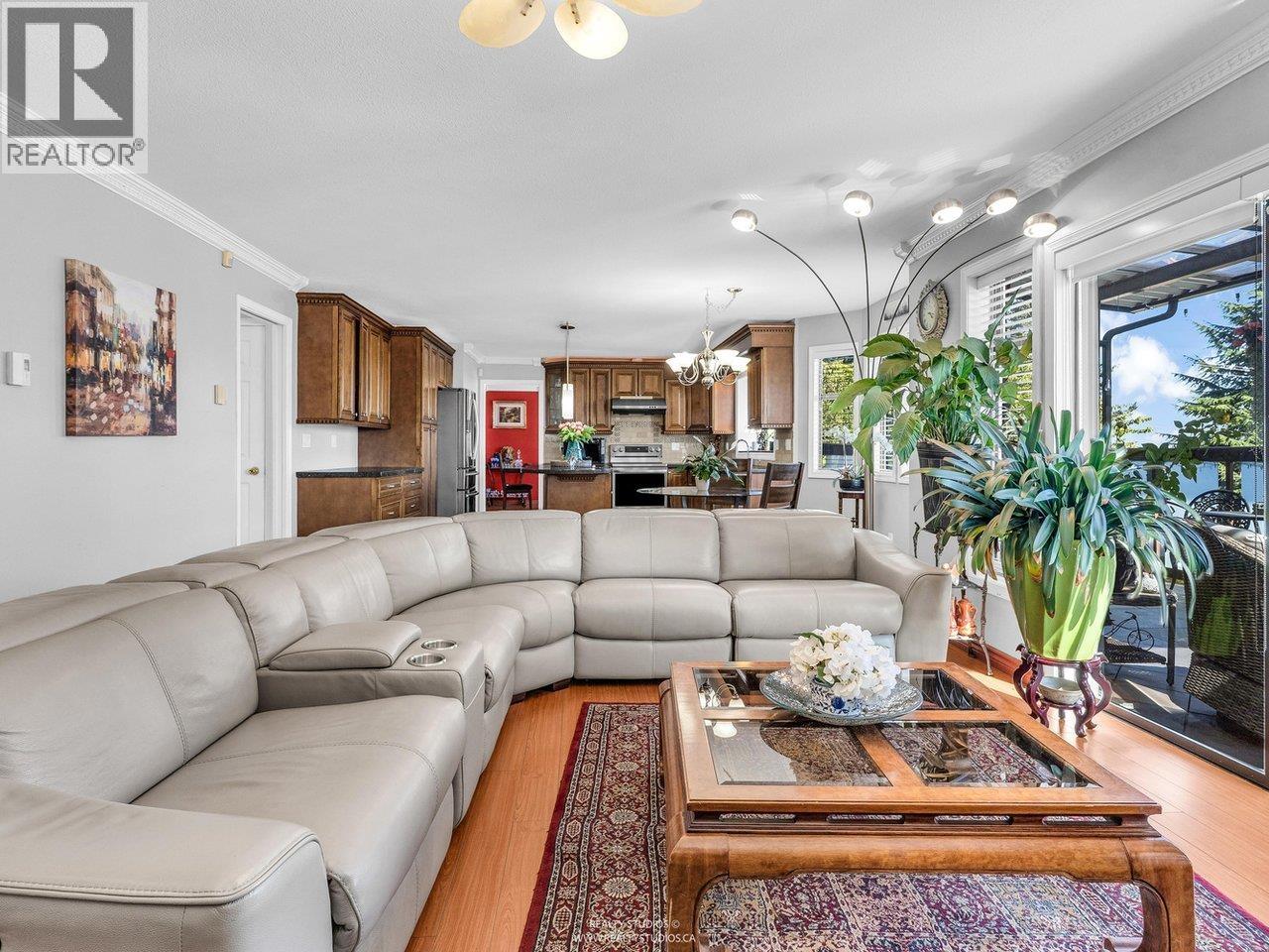 Photo 7 of 1028 Dansey Avenue, Coquitlam BC