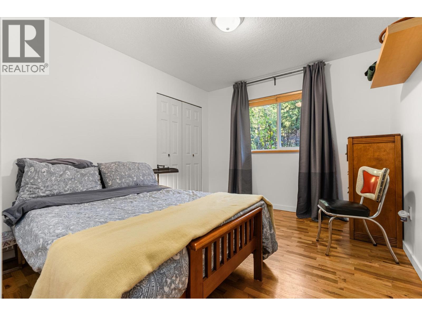 1559 PARK AVENUE, Roberts Creek