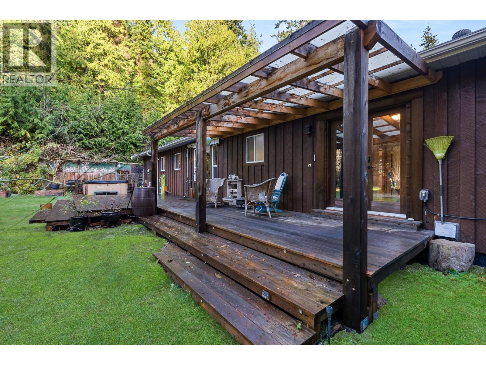 1559 PARK AVENUE, Roberts Creek