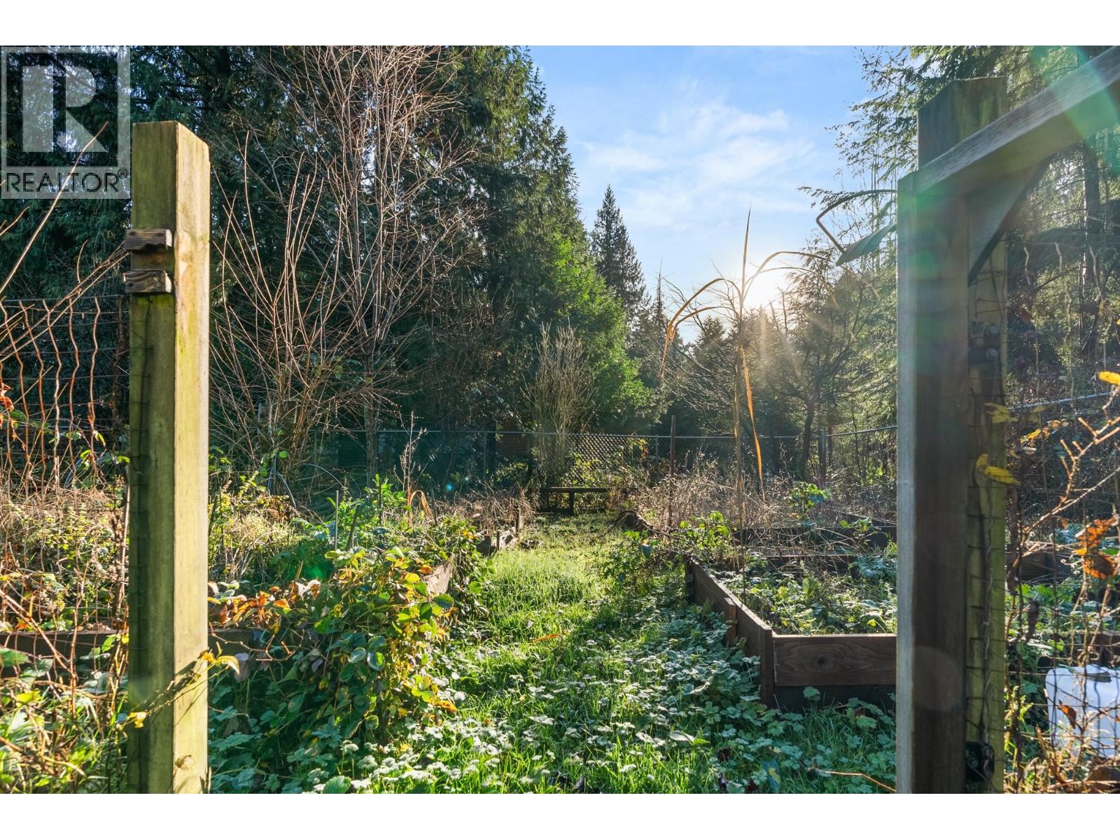 1559 PARK AVENUE, Roberts Creek