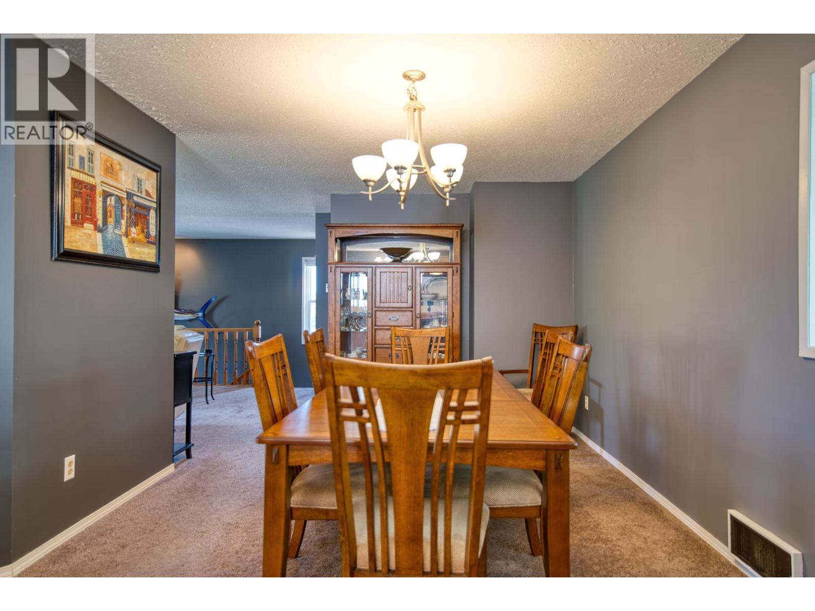 6135 FAIRWAY AVENUE, Sechelt