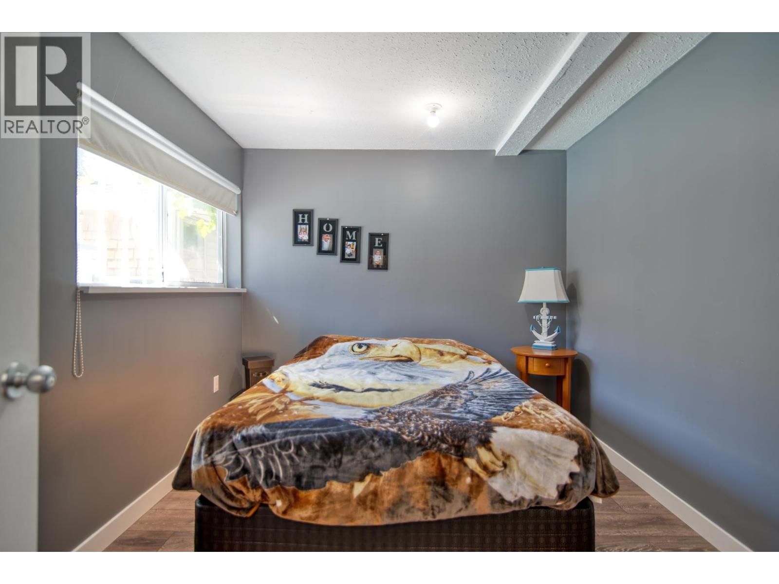 6135 FAIRWAY AVENUE, Sechelt