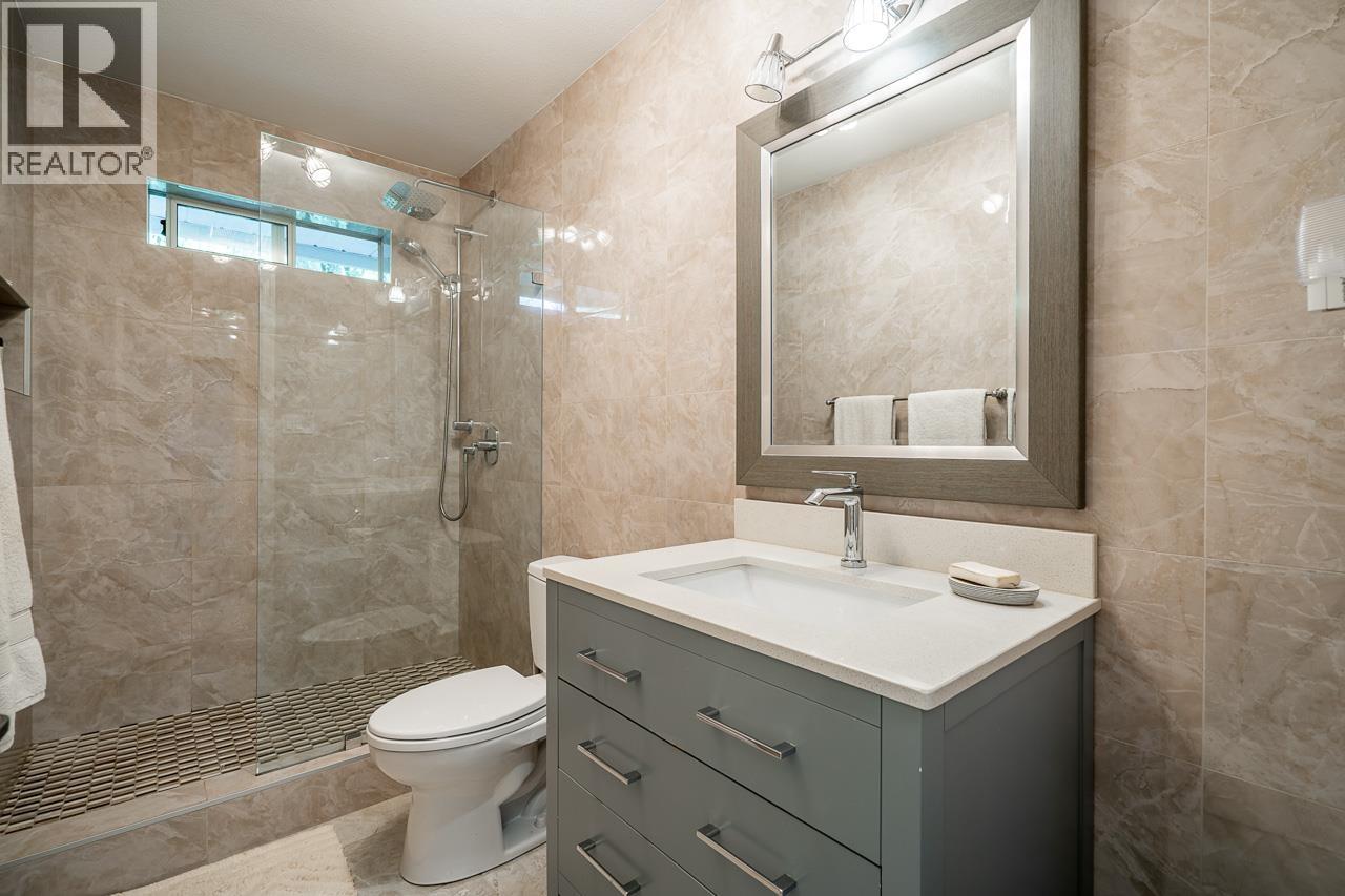 5685 WESTPORT ROAD, West Vancouver