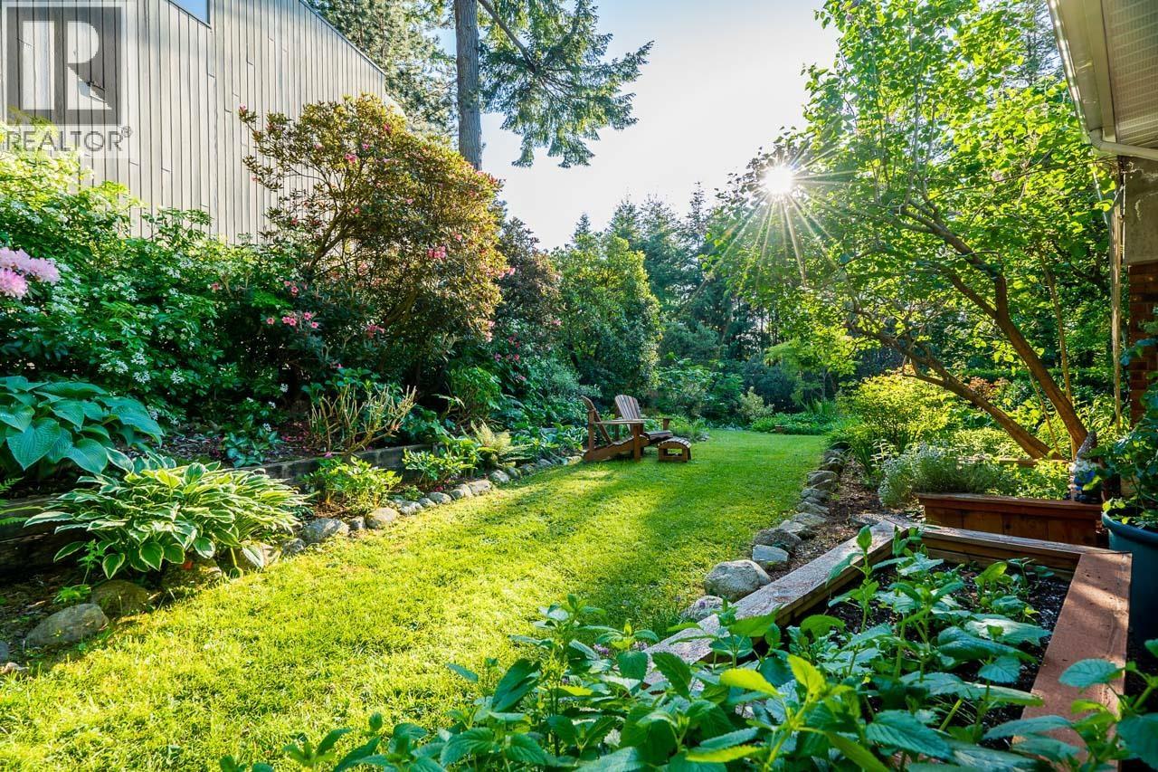 5685 WESTPORT ROAD, West Vancouver