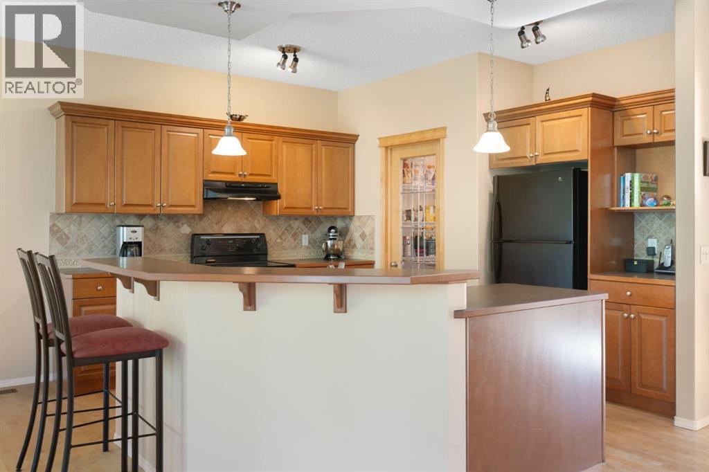 Photo 9 of 35 Valley Stream Manor Nw, Calgary AB