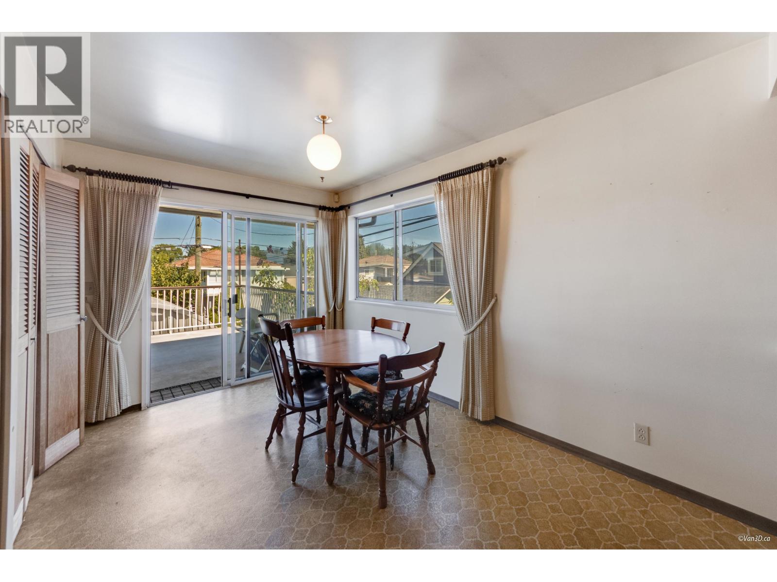 Photo 10 of 3445 E 24th Avenue, Vancouver BC