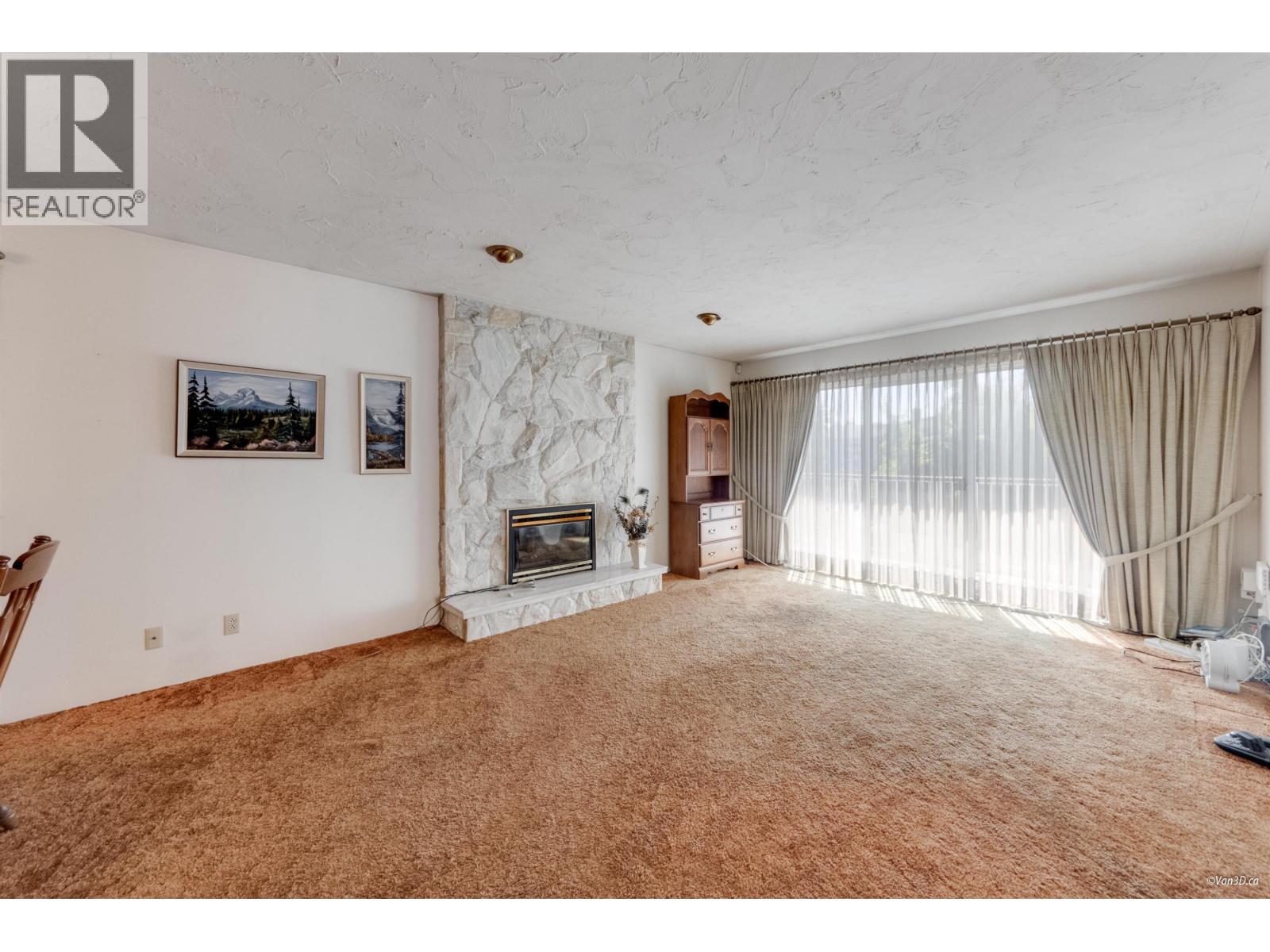 Photo 5 of 3445 E 24th Avenue, Vancouver BC