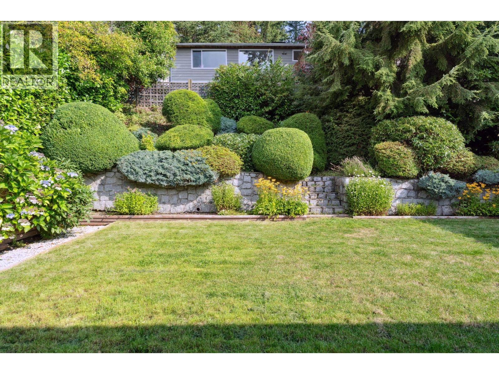 Photo 37 of 1084 Chamberlain Drive, North Vancouver BC