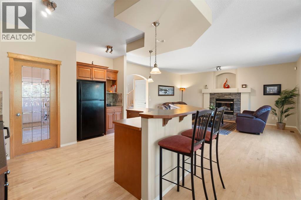 Photo 10 of 35 Valley Stream Manor Nw, Calgary AB