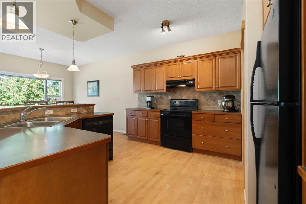 Photo 13 of 35 Valley Stream Manor Nw, Calgary AB