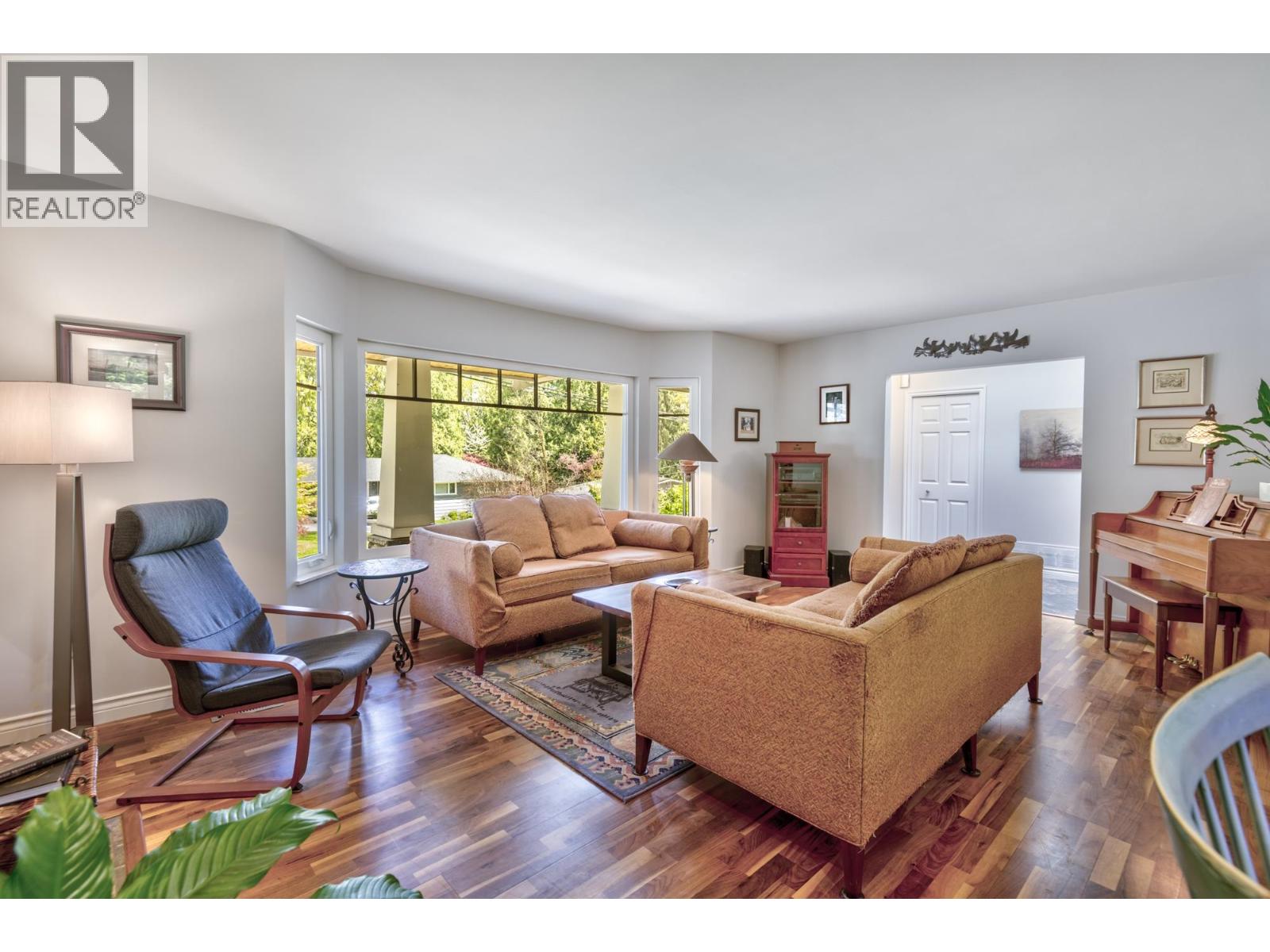 Photo 8 of 2956 Spuraway Avenue, Coquitlam BC